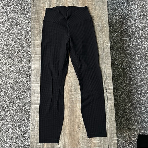 Lululemon V-Waist Yoga Tight - 25" - Picture 3 of 7